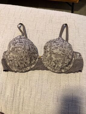 Natori Reptile Print Bra Size 38C